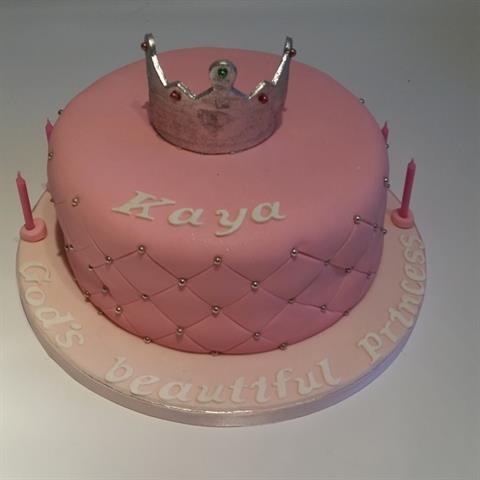 Princess Pearl Cake with stand-up crown